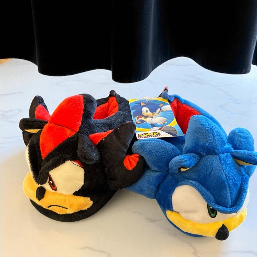 NWT SEGA Sonic the Hedgehog Boys' Dual Sizes 3D Slippers (Toddlers) 5/6